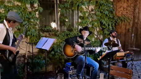 Externer Link zum Video auf YouTube: https://youtu.be/8bAq9Zqqxdc