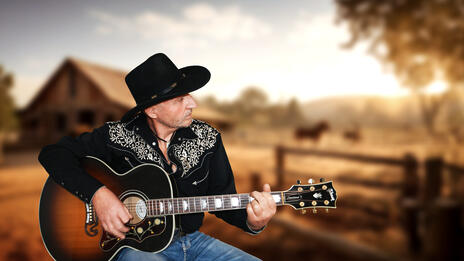 Erwin Kopold, Musiker, Komponist und Songwriter mit dem Künstlernamen „HolleGreat“